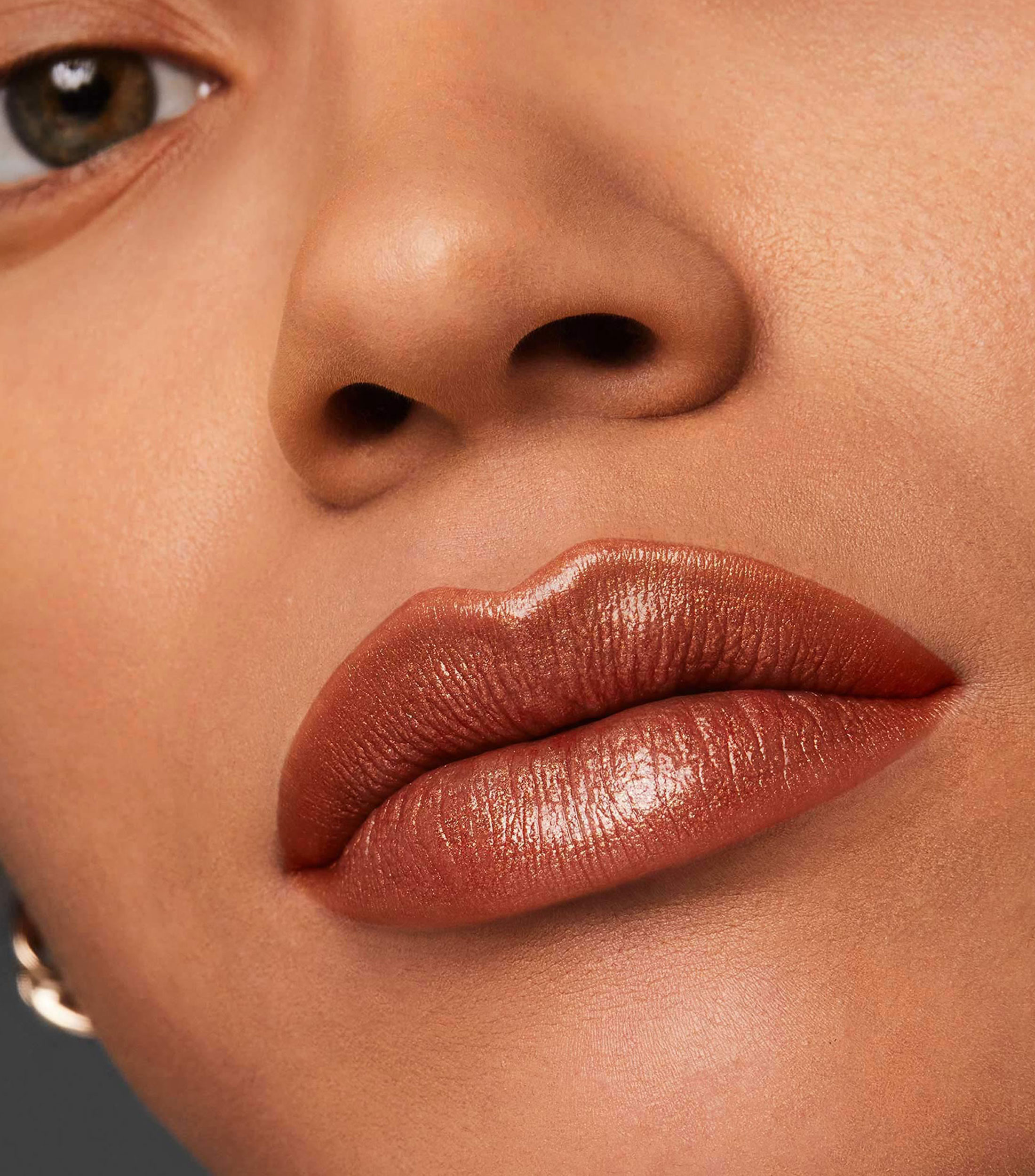Labial de larga duracion Pure Color Hi-Lustre, 3.4 gr